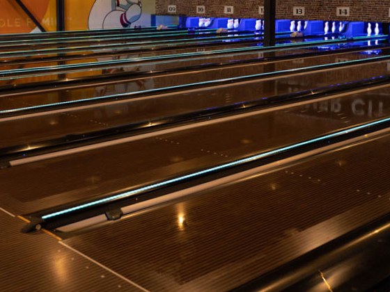 Bowling-QubicaAMF-CAPPING-LIGHTS-A-more-impactful-bowling-experience-tile.jpg