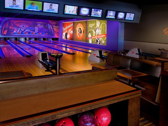 QUBICAAMF-bowling-boutique-East-Village-Tavern-and-Bowl.jpg