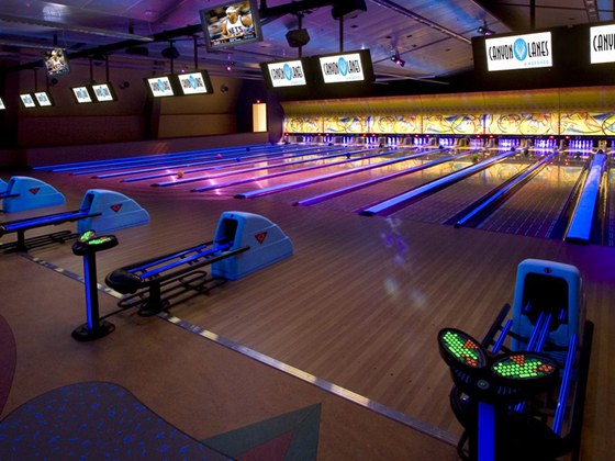 QUBICAAMF-bowling-Indian-Casinos-Canyon-Lanes-at-Morongo.jpg